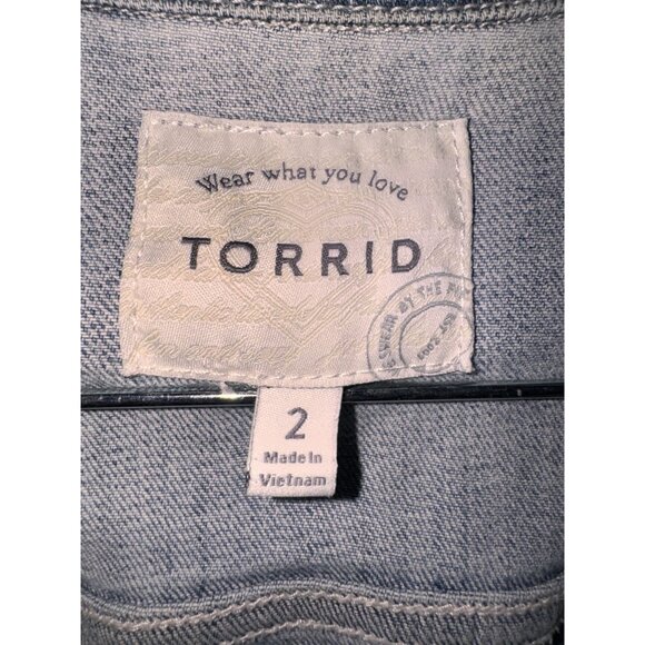 Torrid Womens Light Wash Distressed Denim Jacket Size 2 With Ripped Back Details - Picture 3 of 7
